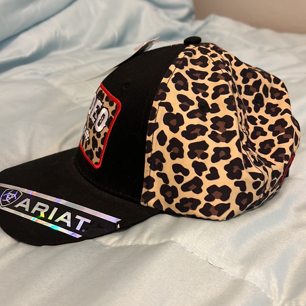 NWT Ariat Womens Baseball Cap Rodeo Mom Leopard Print Red Stitching - Picture 3 of 3